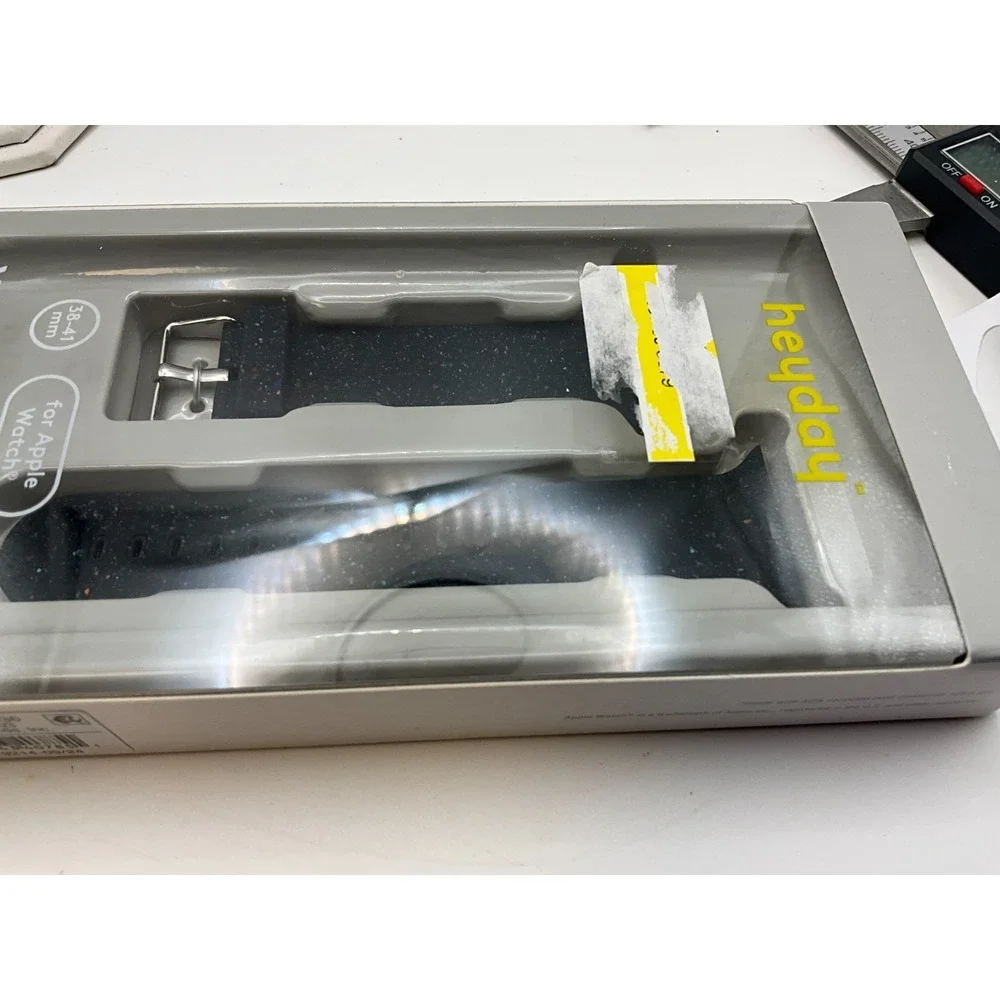 Heyday apple i watch band, new in original package 38-41mm, nice find